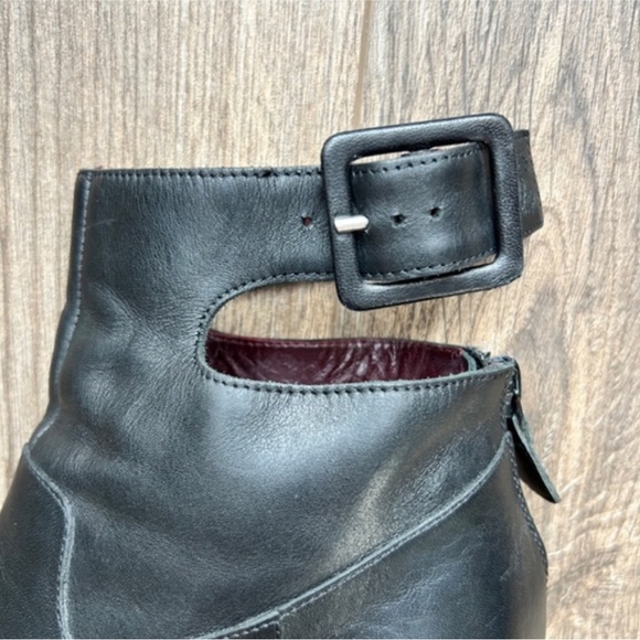 CHANEL Black Calfskin Heeled Ankle Boots | 36.5 - Picture 3 of 11